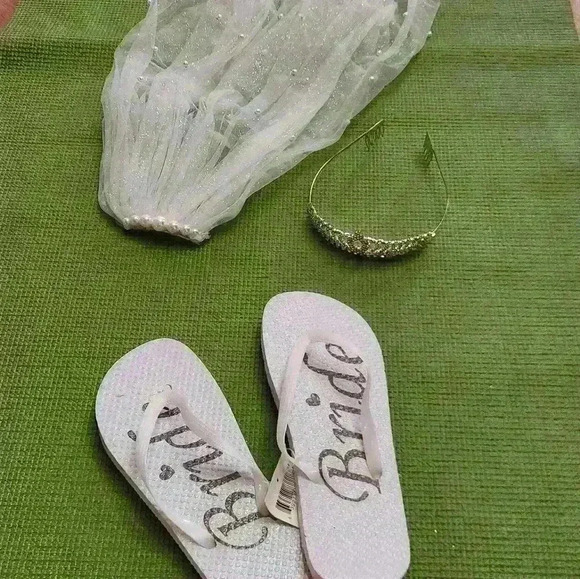 Bride flip flops, comb short veil with pearl accents, comb tiara, and sash set! - Picture 1 of 13